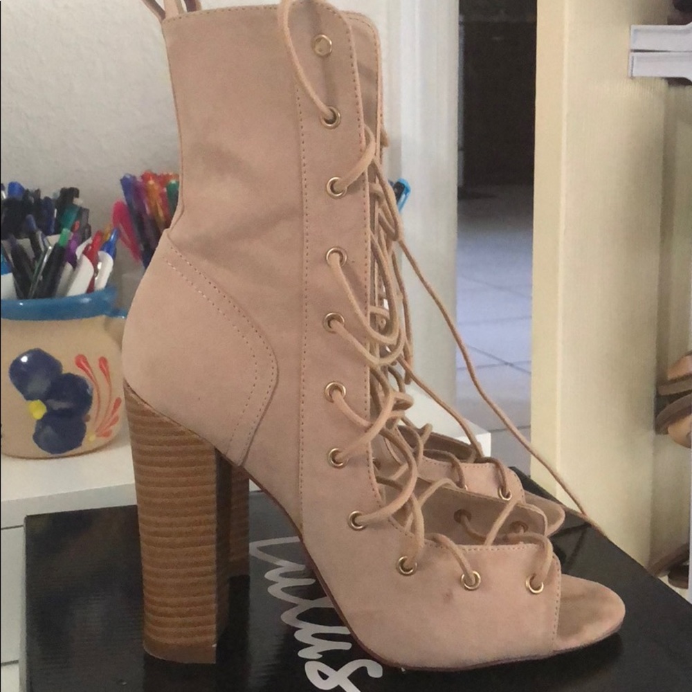 Lulus heels - Picture 4 of 5